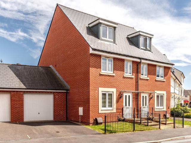 3 bedroom semi detached house for sale