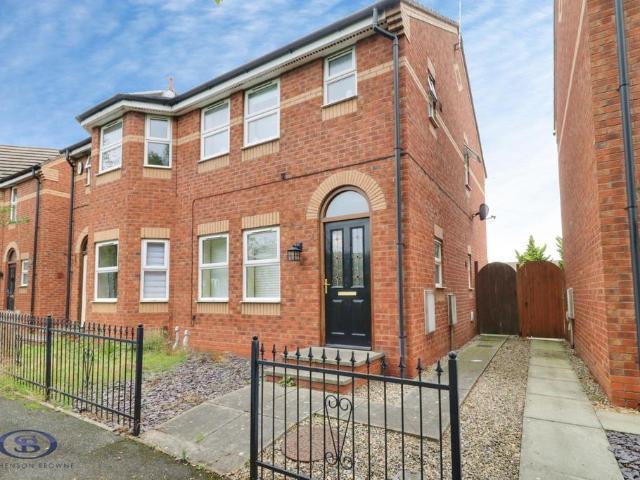 3 bedroom semi detached house for sale