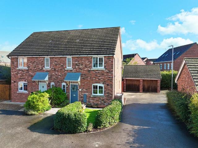 3 bedroom semi detached house for sale