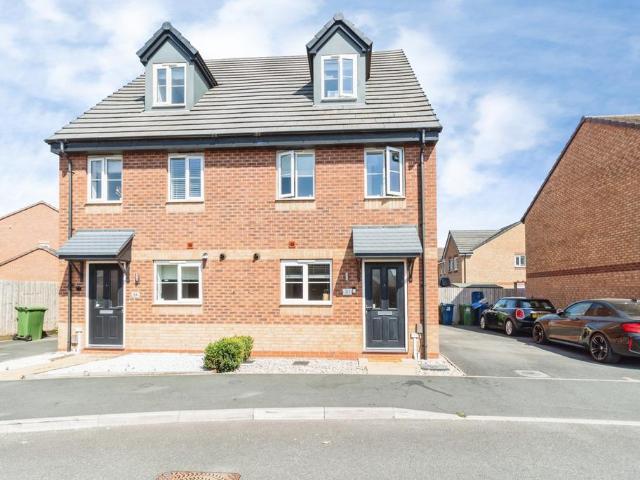 3 bedroom semi detached house for sale