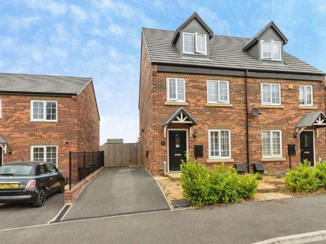 3 bedroom semi detached house for sale