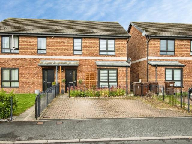 3 bedroom semi detached house for sale