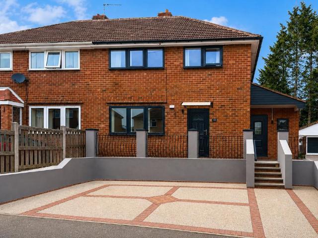 3 bedroom semi detached house for sale