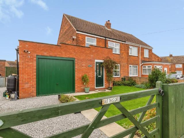 3 bedroom semi detached house for sale