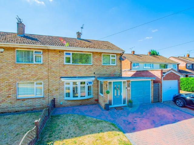 3 bedroom semi detached house for sale