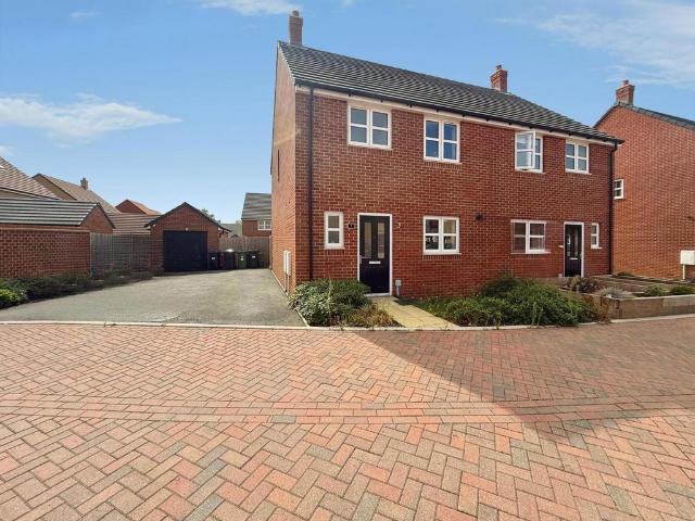 3 bedroom semi detached house for sale