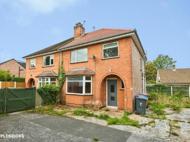 3 bedroom semi detached house for sale