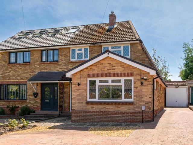 3 bedroom semi detached house for sale