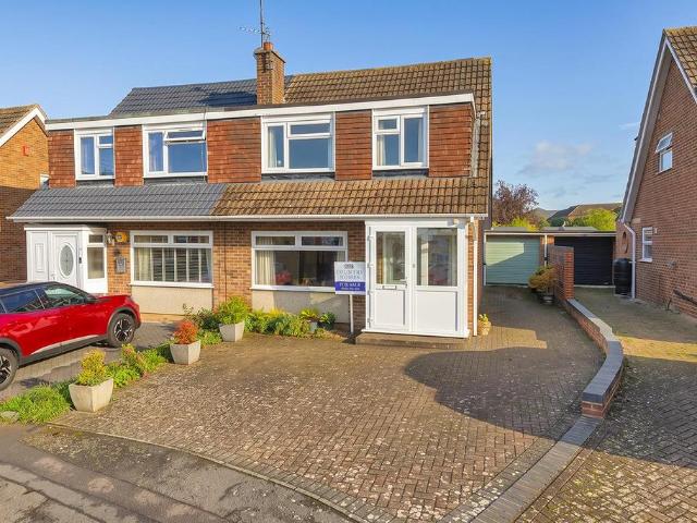 3 bedroom semi detached house for sale