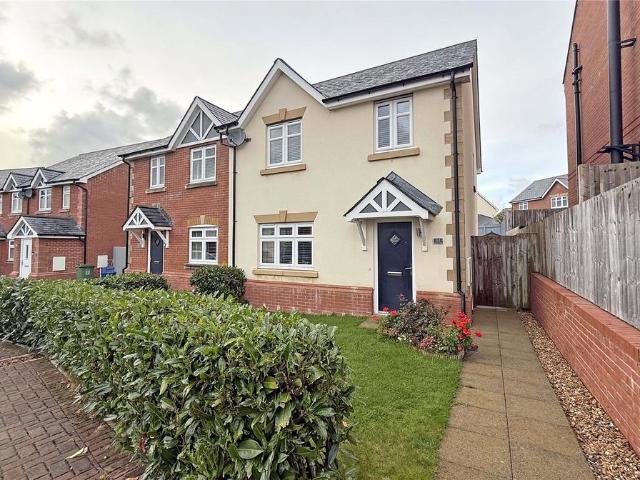 3 bedroom semi detached house for sale