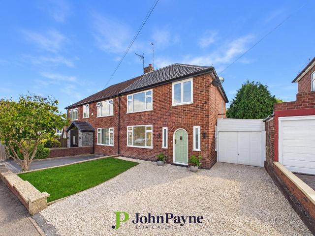 3 bedroom semi detached house for sale