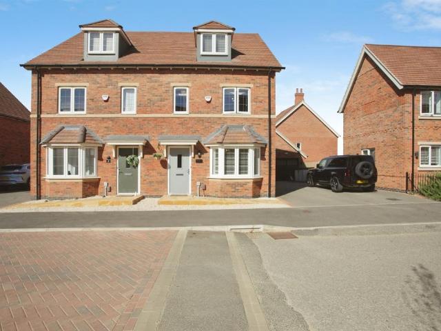 3 bedroom semi detached house for sale