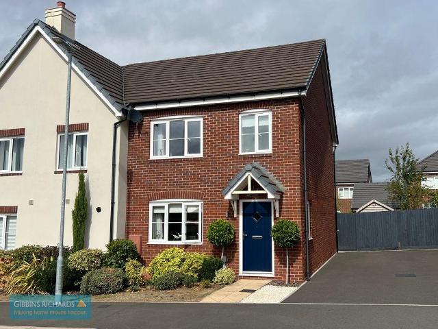 3 bedroom semi detached house for sale