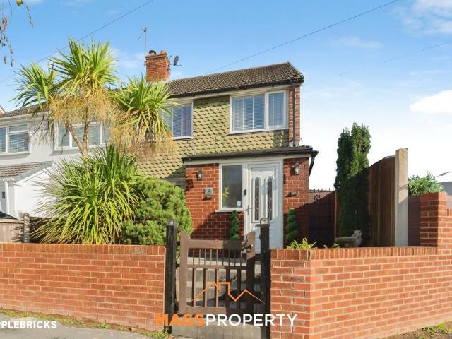 3 bedroom semi detached house for sale