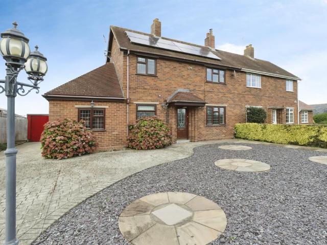 3 bedroom semi detached house for sale