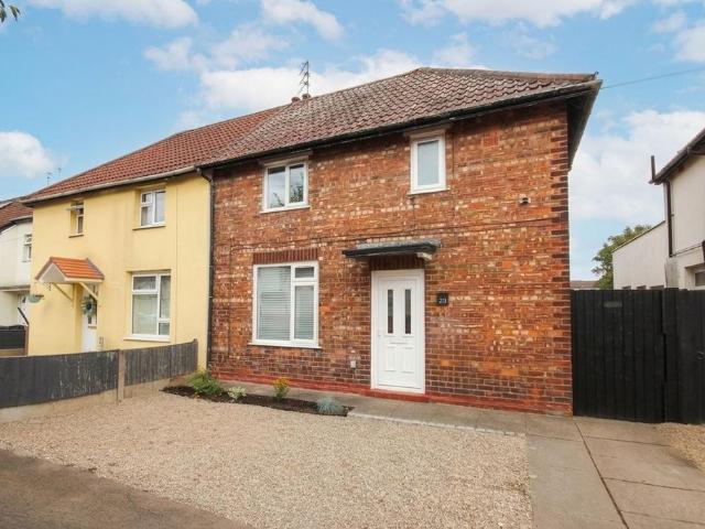 3 bedroom semi detached house for sale