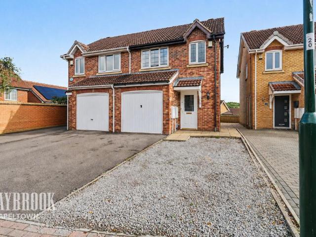 3 bedroom semi detached house for sale