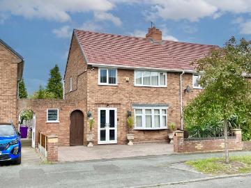 3 bedroom semi detached house for sale
