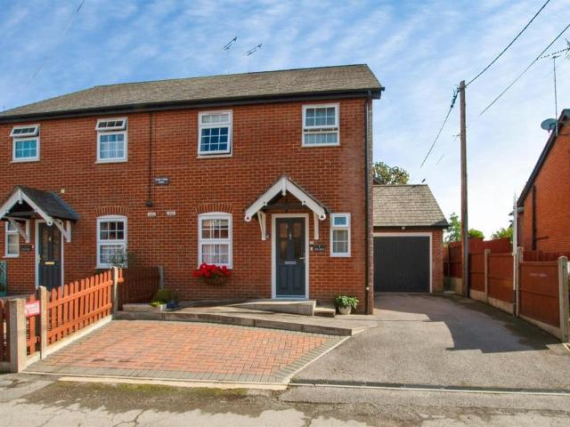 3 bedroom semi detached house for sale