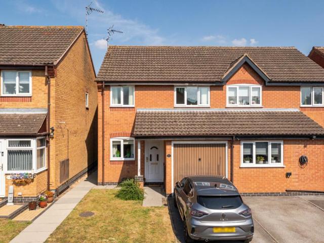 3 bedroom semi detached house for sale