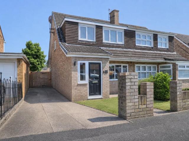 3 bedroom semi detached house for sale