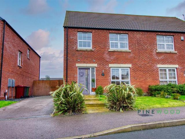 3 bedroom semi detached house for sale