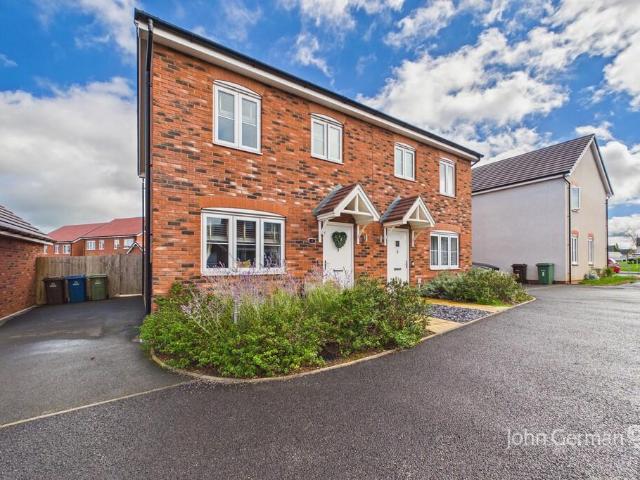 3 bedroom semi detached house for sale
