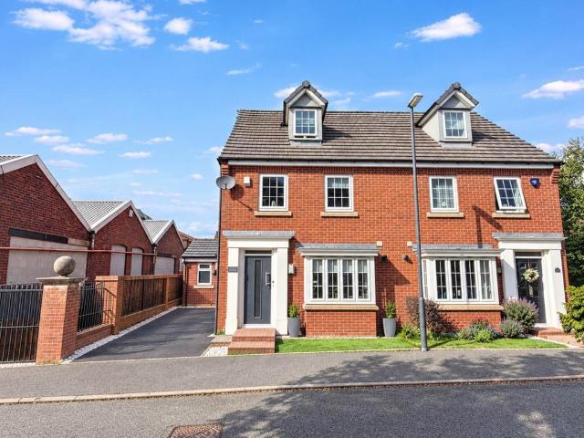 3 bedroom semi detached house for sale