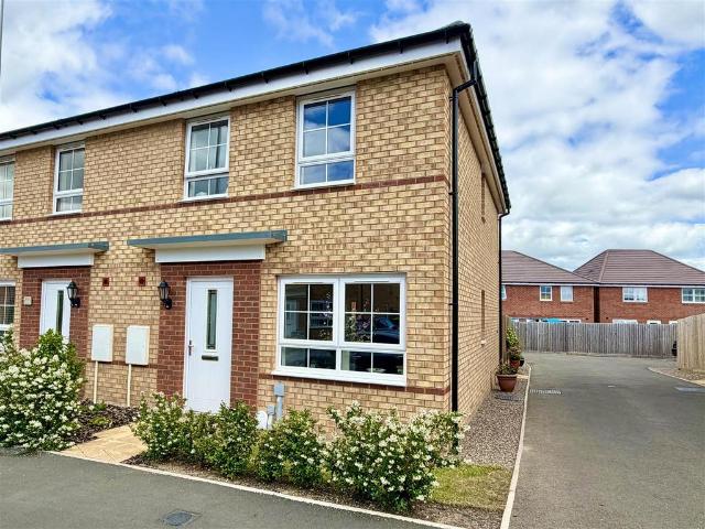 3 bedroom semi detached house for sale