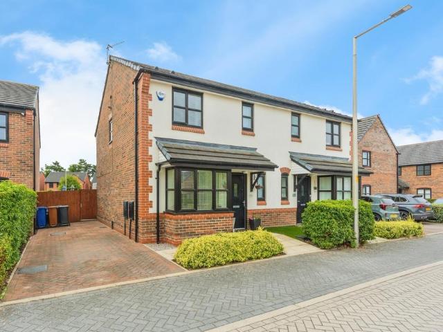 3 bedroom semi detached house for sale