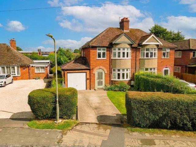 3 bedroom semi detached house for sale