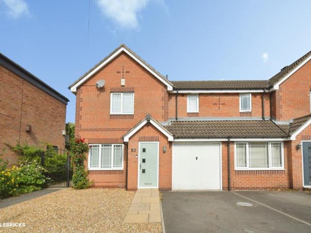 3 bedroom semi detached house for sale