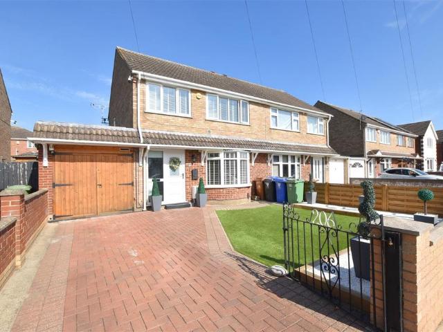 3 bedroom semi detached house for sale