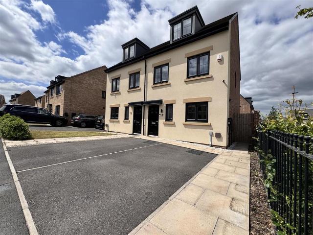 3 bedroom semi detached house for sale