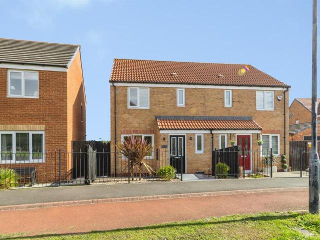 3 bedroom semi detached house for sale