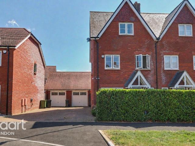 3 bedroom semi detached house for sale