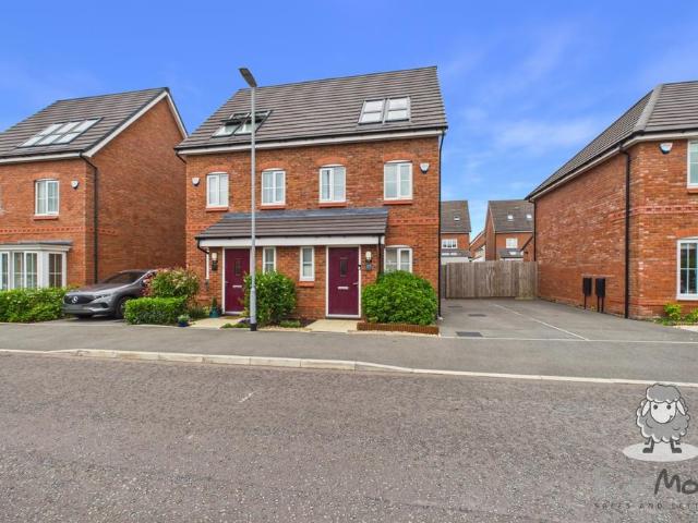 3 bedroom semi detached house for sale