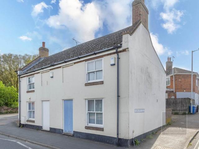 2 bedroom semi detached house for sale