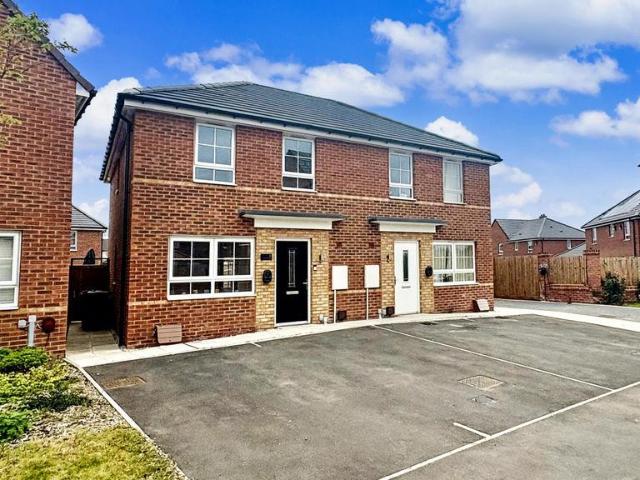 3 bedroom semi detached house for sale