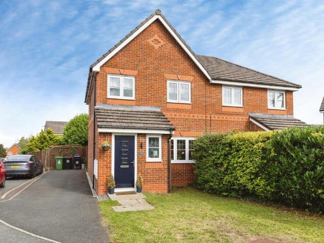 3 bedroom semi detached house for sale