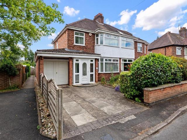3 bedroom semi detached house for sale