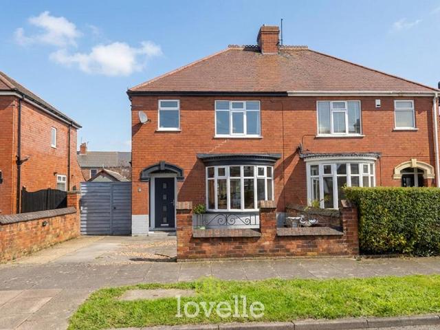 3 bedroom semi detached house for sale