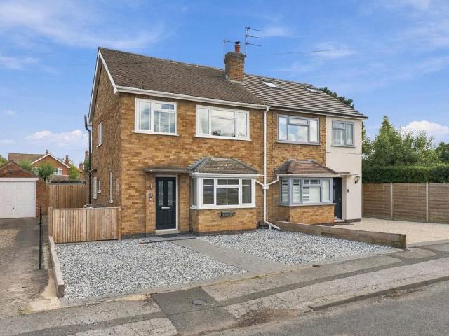 3 bedroom semi detached house for sale