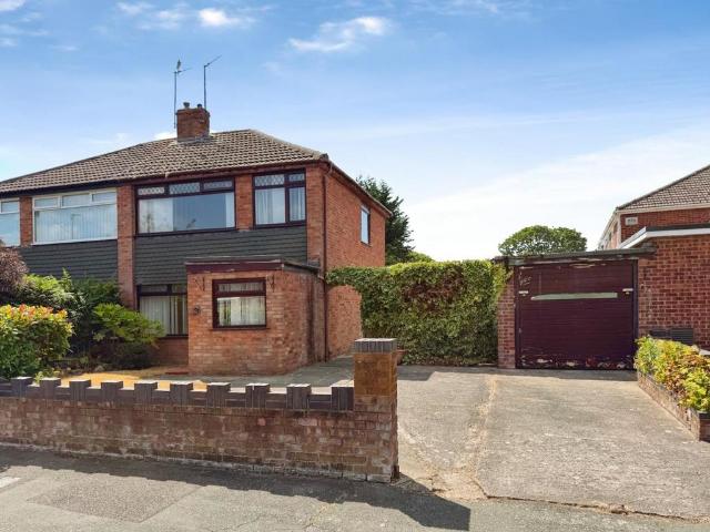 3 bedroom semi detached house for sale