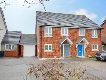 3 bedroom semi detached house for sale