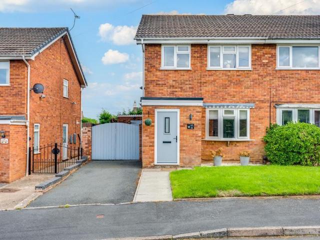 3 bedroom semi detached house for sale