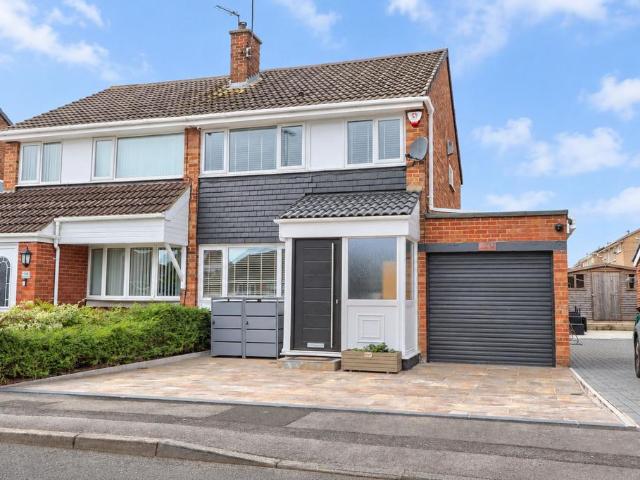 3 bedroom semi detached house for sale