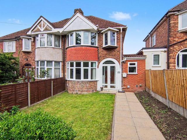 3 bedroom semi detached house for sale