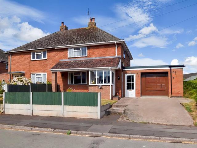 3 bedroom semi detached house for sale