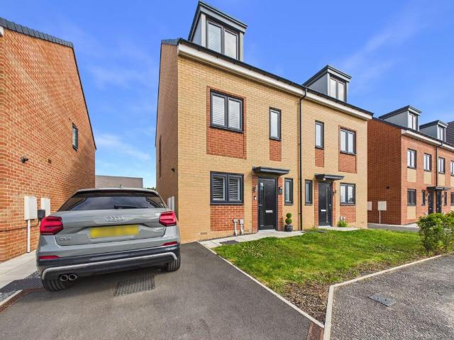 3 bedroom semi detached house for sale